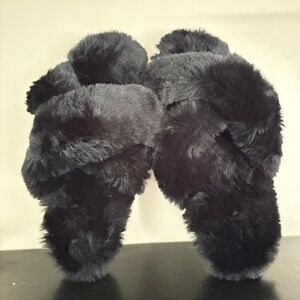 Fuzzy slippers, slides,  unbranded, ladies size large 9-10